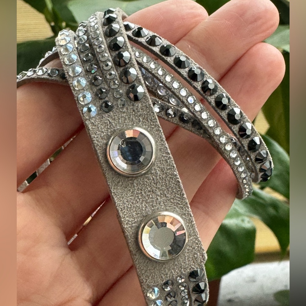 Swarovski slake bracelets 2pc (black and gray)